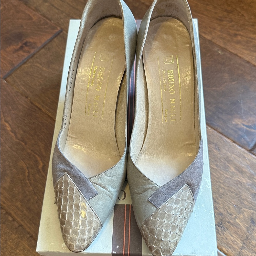 Bruno Magli Taupe Heels